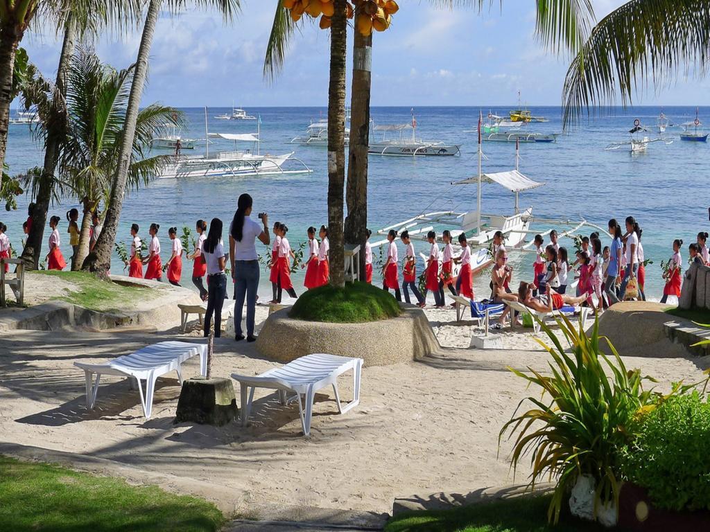 Isis Bungalows Hotel Panglao Bagian luar foto
