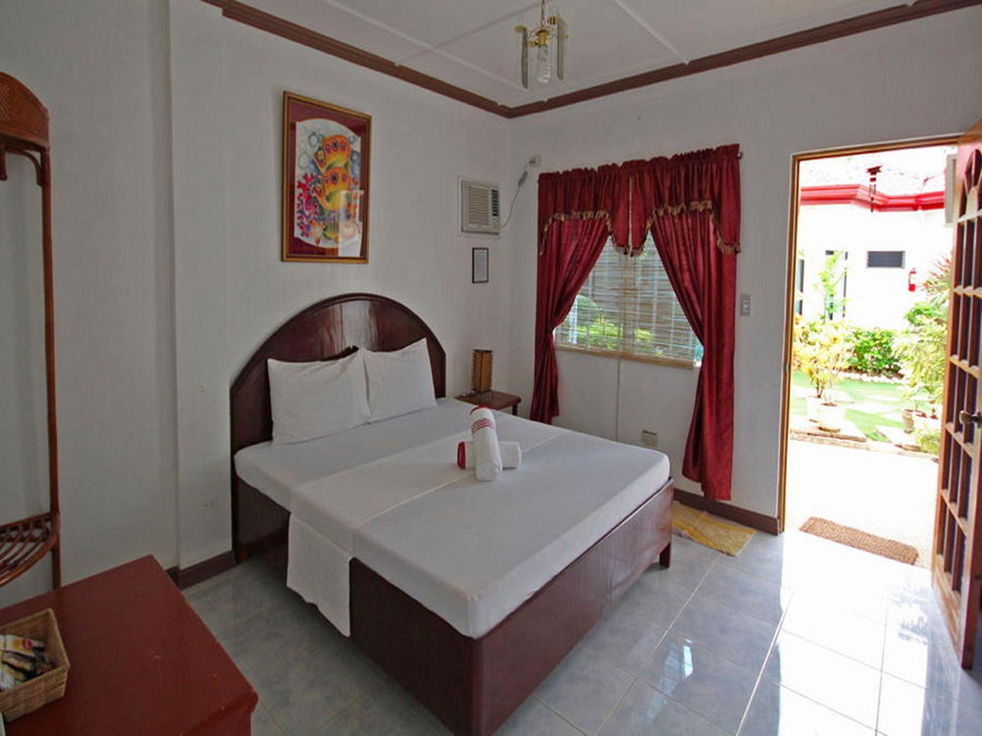 Isis Bungalows Hotel Panglao Bagian luar foto