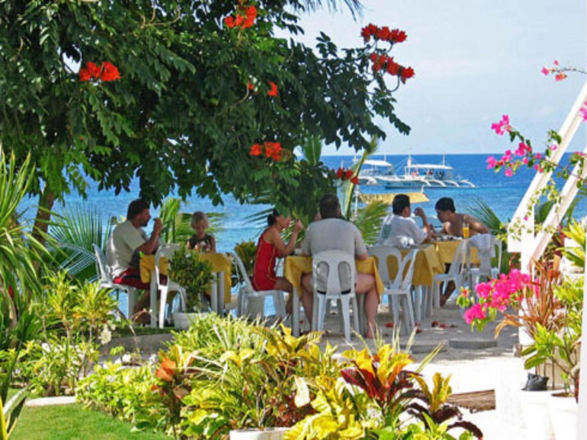 Isis Bungalows Hotel Panglao Bagian luar foto